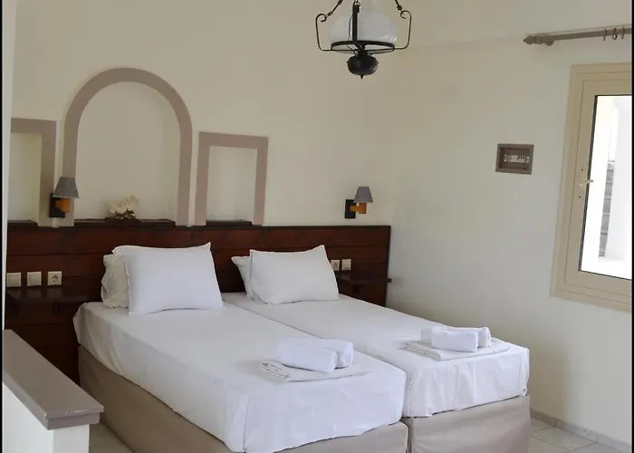 La Luna Apartments
